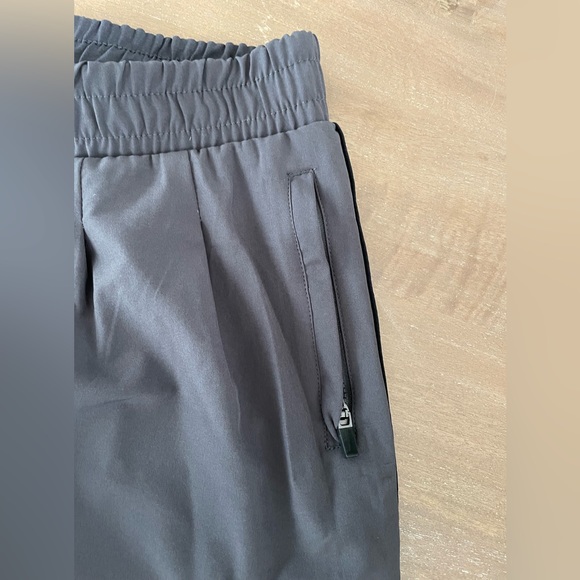 Fabletics Grey Joggers With Side Stripe and Zipper Pockets Sz M - Picture 3 of 4